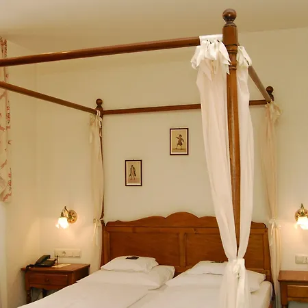 Hotel Am Josephsplatz 3*